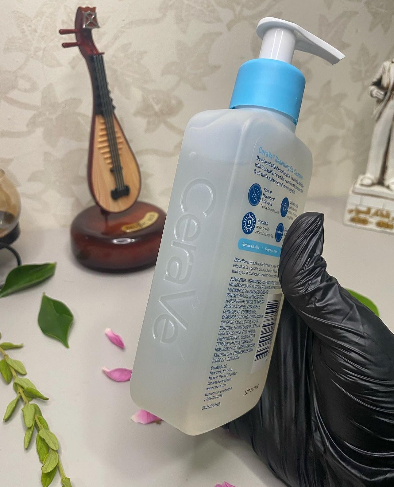 CeraVe Renewing SA Cleanser 237ML